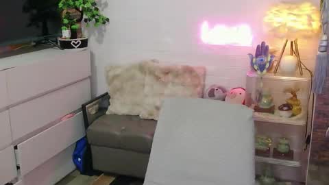 marlmoreno10 online show from 16, 4, 2026