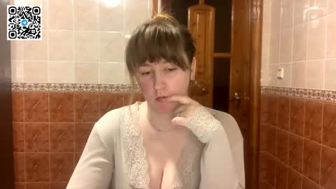 Snapshot of maroonmoon_ chatting on 21, 12, 2025 Miriam online show from 21, 12, 2025