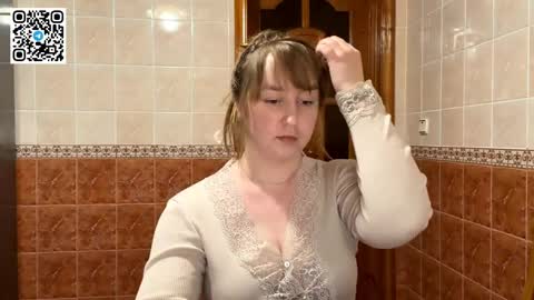 Snapshot of maroonmoon_ chatting on 6, 4, 2026 Miriam online show from 6, 4, 2026