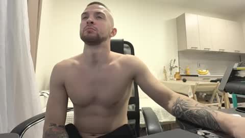 Snapshot of marselle_looker chatting on 20, 12, 2025 Marselle online show from 20, 12, 2025