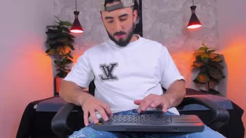 Martin Foster online show from 4, 4, 2026