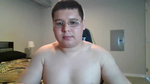 Snapshot of martin_militaryboy chatting on 4, 5, 2026 martin_militaryboy online show from 4, 5, 2026