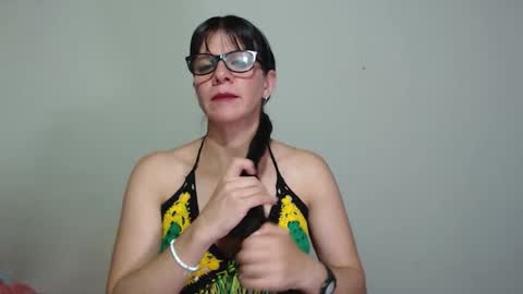 martina_27__ online show from 22, 10, 2025