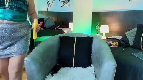 Snapshot of martinacaicedo chatting on 31, 12, 2024 Martina Caicedo online show from 31, 12, 2024