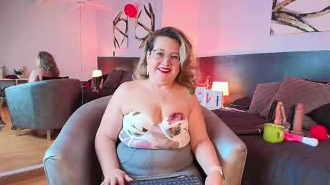 Snapshot of martinacaicedo chatting on 25, 2, 2025 Martina Caicedo online show from 25, 2, 2025