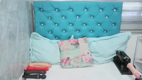  Mary Moon  online show from 1, 2, 2025