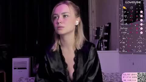 Snapshot of mary_romance chatting on 27, 6, 2026 Mary online show from 27, 6, 2026