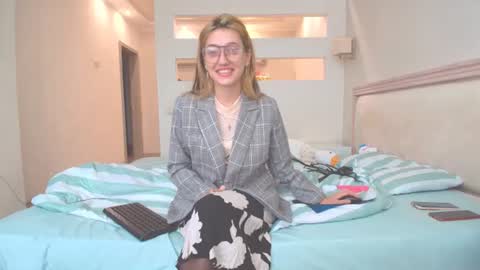 marya442004 online show from 4, 10, 2025