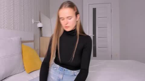 Snapshot of marylee_21 chatting on 27, 10, 2025 Mari online show from 27, 10, 2025
