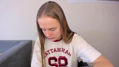 Snapshot of marylee_21 chatting on 5, 11, 2025 Mari online show from 5, 11, 2025