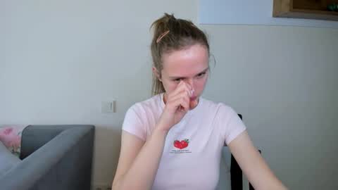 Snapshot of marylee_21 chatting on 14, 4, 2026 Mari online show from 14, 4, 2026