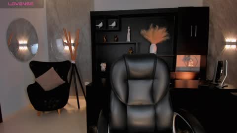  Mary  online show from 31, 1, 2025