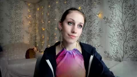 Mary Lou online show from 22, 9, 2025