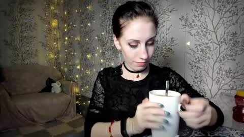 Snapshot of marylou_ chatting on 26, 11, 2025 Mary Lou online show from 26, 11, 2025