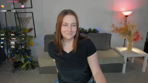 Snapshot of marywaddell chatting on 20, 12, 2025 Mary online show from 20, 12, 2025