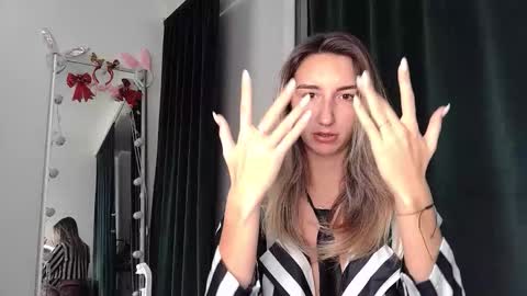 marywayne11 online show from 13, 1, 2026