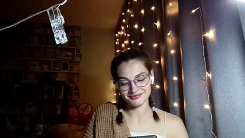 Kelly online show from 4, 3, 2026