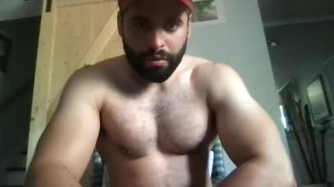 Snapshot of mascbeef95 chatting on 5, 11, 2025 mascbeef95 online show from 5, 11, 2025