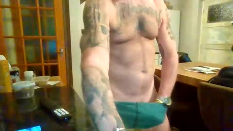 Snapshot of masked_masturbation_couple chatting on 18, 11, 2025 Masked Masturbation Couple online show from 18, 11, 2025