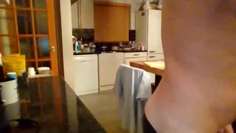 Snapshot of masked_masturbation_couple chatting on 1, 12, 2025 Masked Masturbation Couple online show from 1, 12, 2025