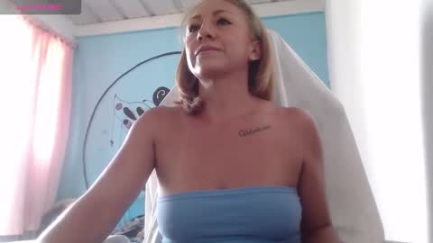 Snapshot of massielferretis chatting on 23, 10, 2025 massiel ferreti online show from 23, 10, 2025