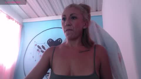 Snapshot of massielferretis chatting on 10, 11, 2025 massiel ferreti online show from 10, 11, 2025