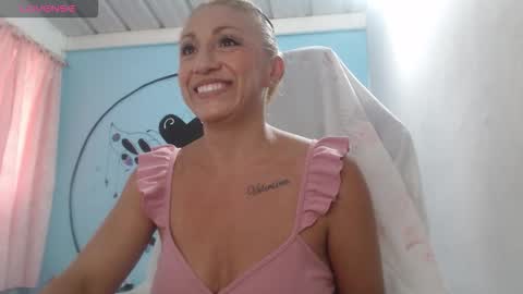 Snapshot of massielferretis chatting on 11, 11, 2025 massiel ferreti online show from 11, 11, 2025