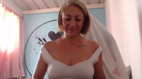 Snapshot of massielferretis chatting on 22, 12, 2025 massiel ferreti online show from 22, 12, 2025