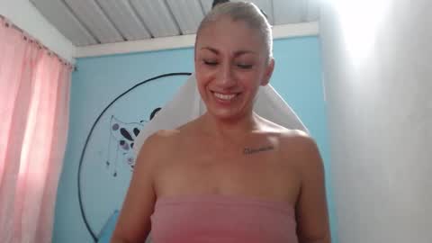 Snapshot of massielferretis chatting on 3, 2, 2026 massiel ferreti online show from 3, 2, 2026