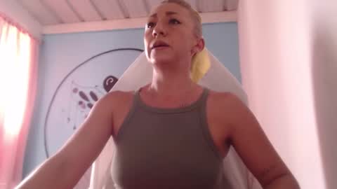 Snapshot of massielferretis chatting on 6, 3, 2026 massiel ferreti online show from 6, 3, 2026