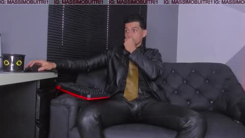 I am Massimo online show from 14, 11, 2025