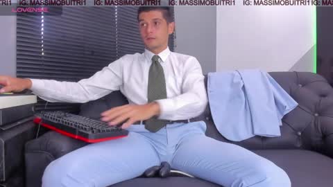 I am Massimo online show from 10, 4, 2026