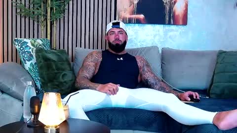 Snapshot of masterkingofmuscle chatting on 12, 5, 2026 masterkingofmuscle online show from 12, 5, 2026