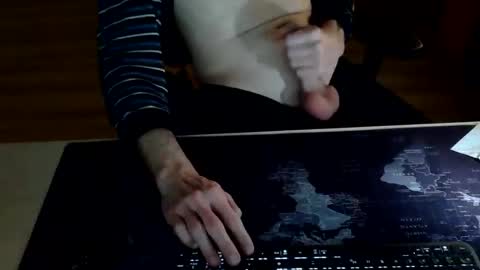 Snapshot of masturbatemindbreaker chatting on 5, 3, 2025 MasturbateMindbreaker online show from 5, 3, 2025