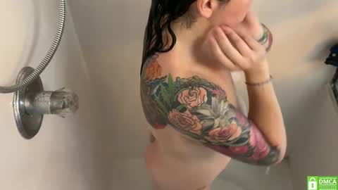 Snapshot of matchingtracksuits chatting on 17, 12, 2024 Jer and Kel online show from 17, 12, 2024