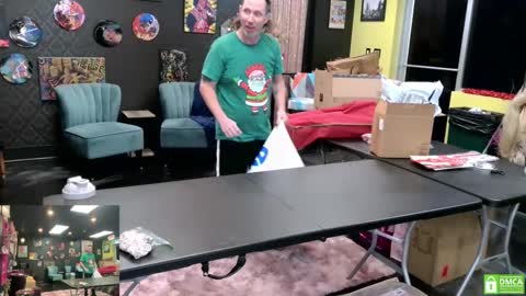 Snapshot of matchingtracksuits chatting on 23, 12, 2024 Jer and Kel online show from 23, 12, 2024