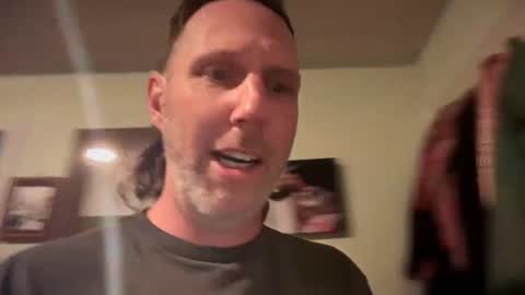 Snapshot of matchingtracksuits chatting on 12, 2, 2025 Jer and Kel online show from 12, 2, 2025