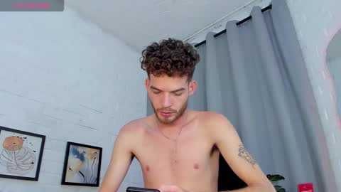 Snapshot of mateo_hunter chatting on 19, 12, 2025 MATEO HUNTER online show from 19, 12, 2025