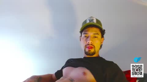 STRURIBE ON INSTAGRAM online show from 13, 11, 2025