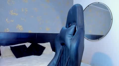 Mathew Flintt  online show from 19, 12, 2025