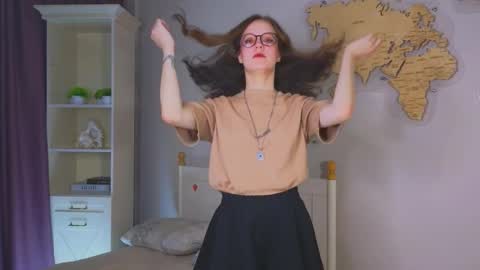 mathildesephton online show from 20, 10, 2025