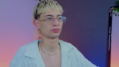 Snapshot of mattias_dantee chatting on 4, 12, 2025 mattias online show from 4, 12, 2025