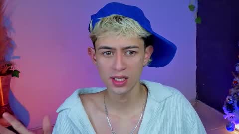 Snapshot of mattias_dantee chatting on 15, 12, 2025 mattias online show from 15, 12, 2025