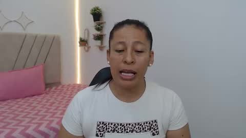 Snapshot of mature_martina_ chatting on 22, 4, 2026 Martina online show from 22, 4, 2026