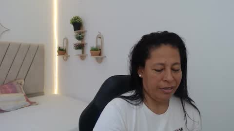 Snapshot of mature_martina_ chatting on 27, 4, 2026 Martina online show from 27, 4, 2026