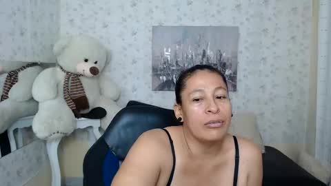 Snapshot of mature_martina_ chatting on 7, 5, 2026 Martina online show from 7, 5, 2026