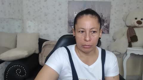 Snapshot of mature_martina_ chatting on 1, 6, 2026 Martina online show from 1, 6, 2026