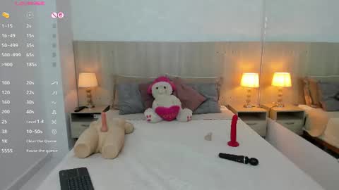 Vayolet Castro online show from 3, 7, 2026