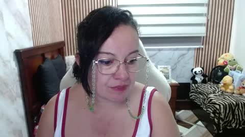 Snapshot of mature_wolf chatting on 30, 4, 2026 Sonia online show from 30, 4, 2026