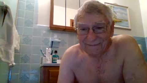 Snapshot of maturecouple1954 chatting on 3, 4, 2026 SXECPL55 at G mail Dot Com online show from 3, 4, 2026